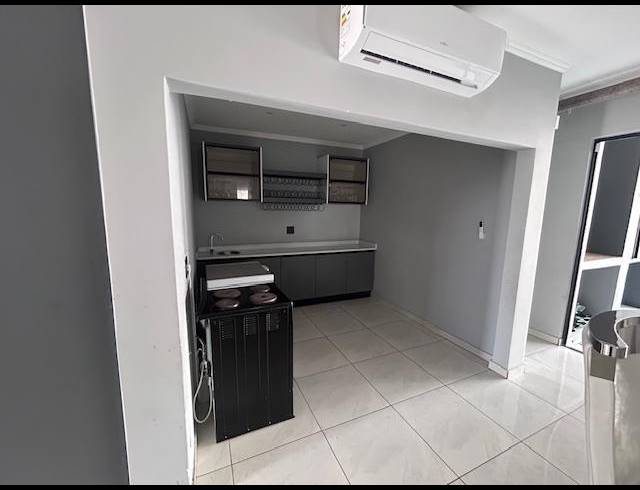 4 BEDROOM HOUSE FOR SALE IN SIX FOUNTAINS RESIDENTIAL ESTATE